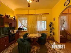 2-к квартира, вторичка, 72м2, 1/4 этаж