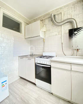 2-к квартира, вторичка, 42м2, 4/4 этаж