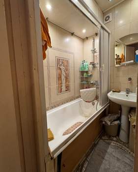 3-к квартира, вторичка, 64м2, 1/9 этаж