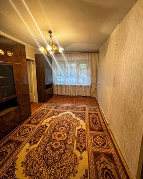 2-к квартира, вторичка, 42м2, 1/5 этаж