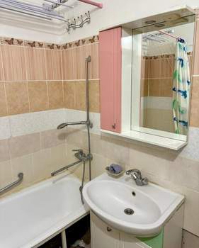 2-к квартира, вторичка, 60м2, 1/9 этаж