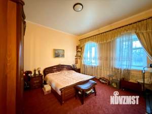 2-к квартира, вторичка, 72м2, 1/4 этаж