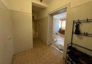 2-к квартира, вторичка, 57м2, 1/3 этаж