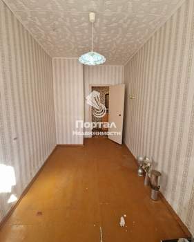 2-к квартира, вторичка, 42м2, 1/5 этаж