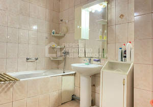2-к квартира, вторичка, 58м2, 1/4 этаж