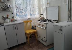 3-к квартира, вторичка, 57м2, 1/1 этаж