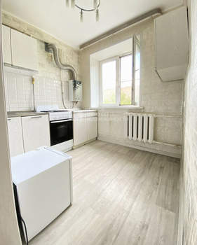 2-к квартира, вторичка, 42м2, 4/4 этаж