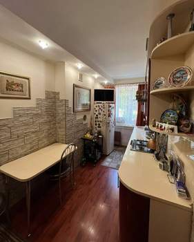 3-к квартира, вторичка, 56м2, 1/2 этаж