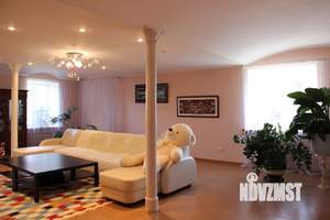 4-к квартира, вторичка, 217м2, 3/6 этаж