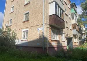 2-к квартира, вторичка, 42м2, 1/4 этаж