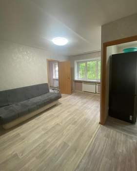 2-к квартира, вторичка, 42м2, 1/4 этаж