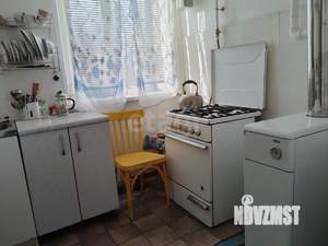 3-к квартира, вторичка, 57м2, 1/1 этаж