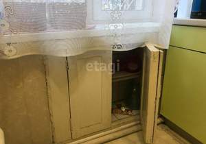 2-к квартира, вторичка, 43м2, 1/4 этаж