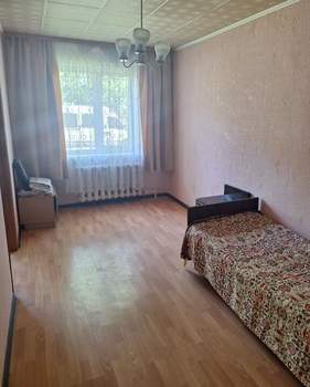 3-к квартира, вторичка, 56м2, 1/1 этаж