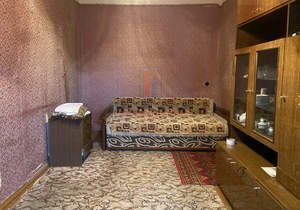 2-к квартира, вторичка, 42м2, 1/2 этаж