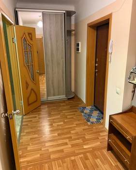2-к квартира, вторичка, 60м2, 1/9 этаж